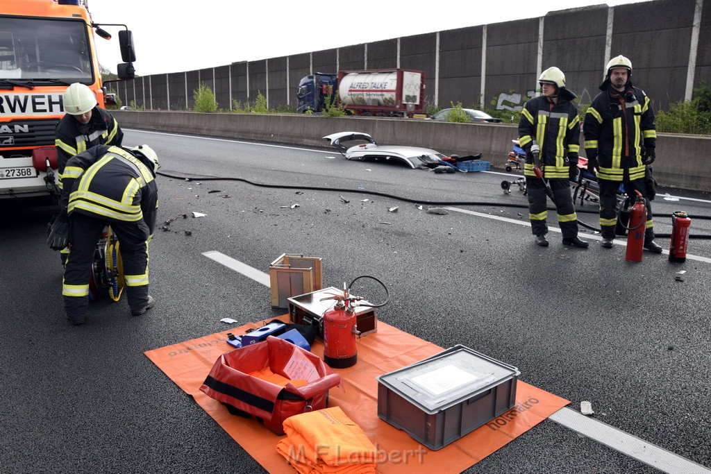 VU Auffahrunfall A 3 Rich Oberhausen kurz vor AS Koeln Dellbrueck P027.JPG - Miklos Laubert